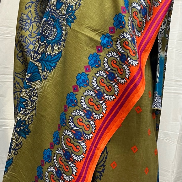 Like New Pakistani Lawn printed Kurta Chodidar 3 piece suit - Picture 4 of 6